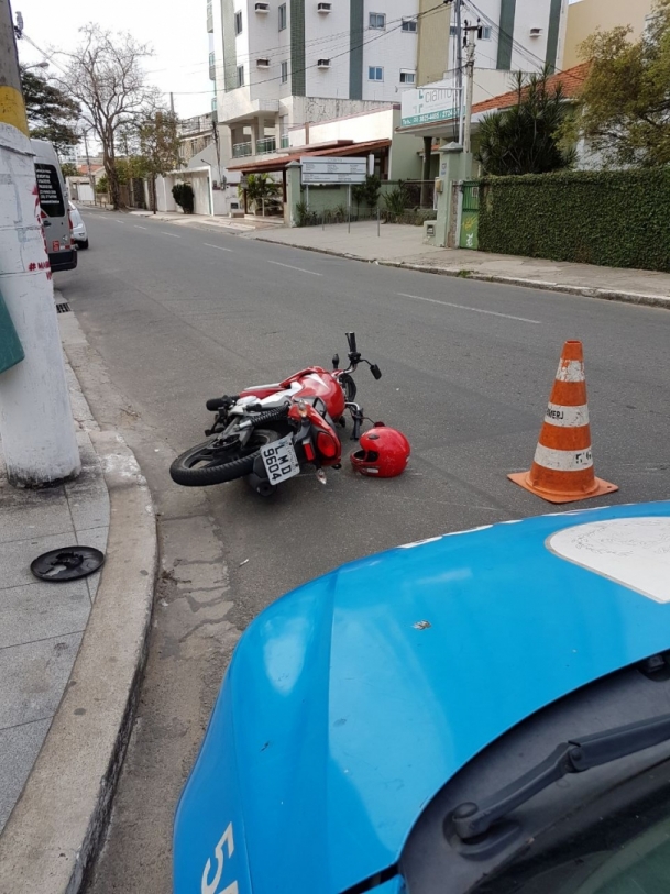 Dois Motociclistas Feridos Em Colis Es Folha Geral