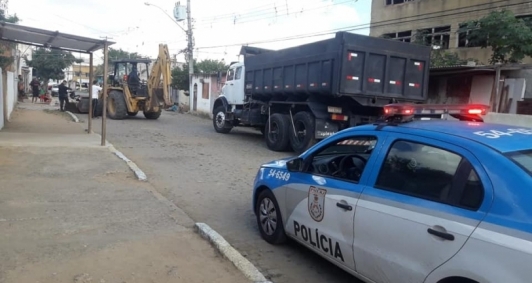 Retirada de barricadas na Baleeira