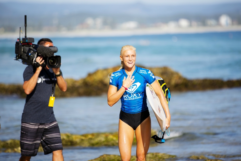 Surfista Tatiana Weston Webb é primeira a se garantir em Tóquio 2020