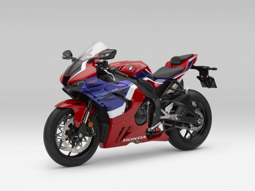 Nova Honda CBR 1000RR-R chega ao País mais potente e esportiva