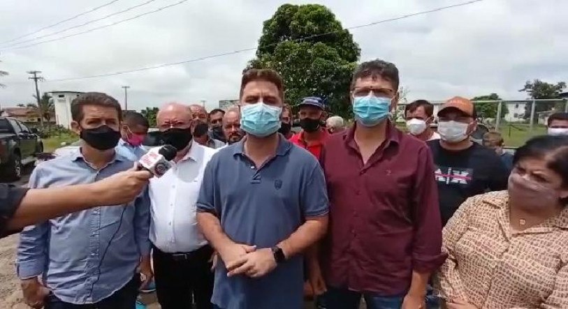 Wladimir e representante do governo do Estado visitam área da Faculdade