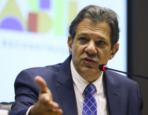 O ministro da Fazenda, Fernando Haddad, dá entrevista coletiva,para detalhar as primeiras medidas econômicas do governo.