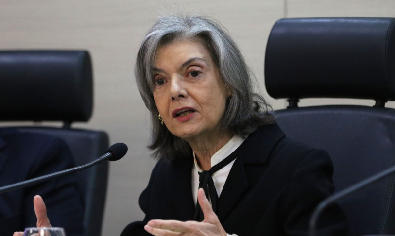 Cármen Lúcia mantém investigação contra Bolsonaro Folha1 Política