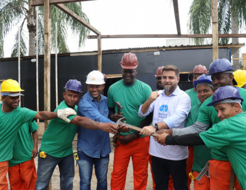 Inicio das obras da Clnica de Hemodilise em Campos (Foto: Genilson Pessanha)