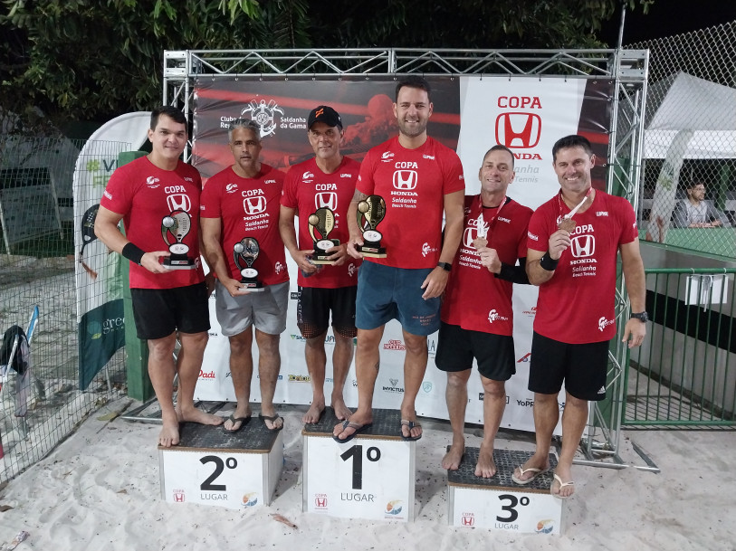 Saldanha da Gama inaugura quadras de beach tennis com torneio