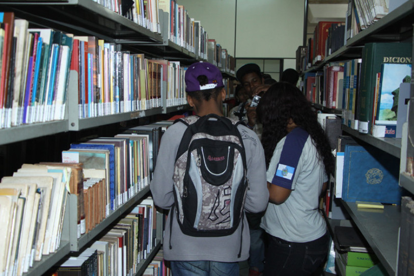 Biblioteca Nilo Peçanha era muito visitada por estudantes