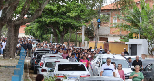 Sepultamento de Franquis Arêas (Foto: Genilson Pessanha)