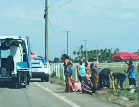 Ciclista atendido aps acidente 