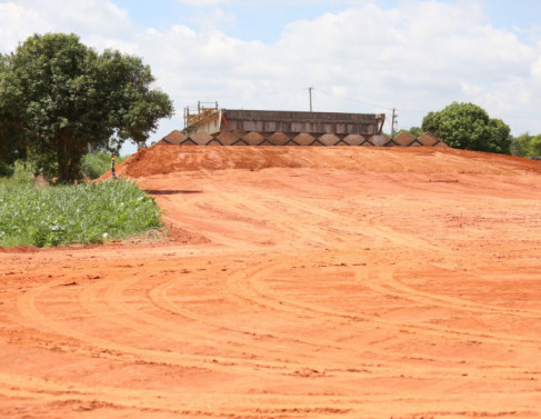 Obras na ponte da integrao