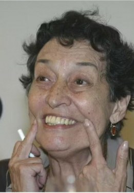 A economista Maria da Conceição Tavares em seminário em 2003