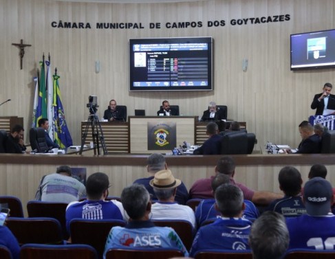 Projeto de lei para proibir transformação de campos de futebol em edificações é votado na Câmara de Campos