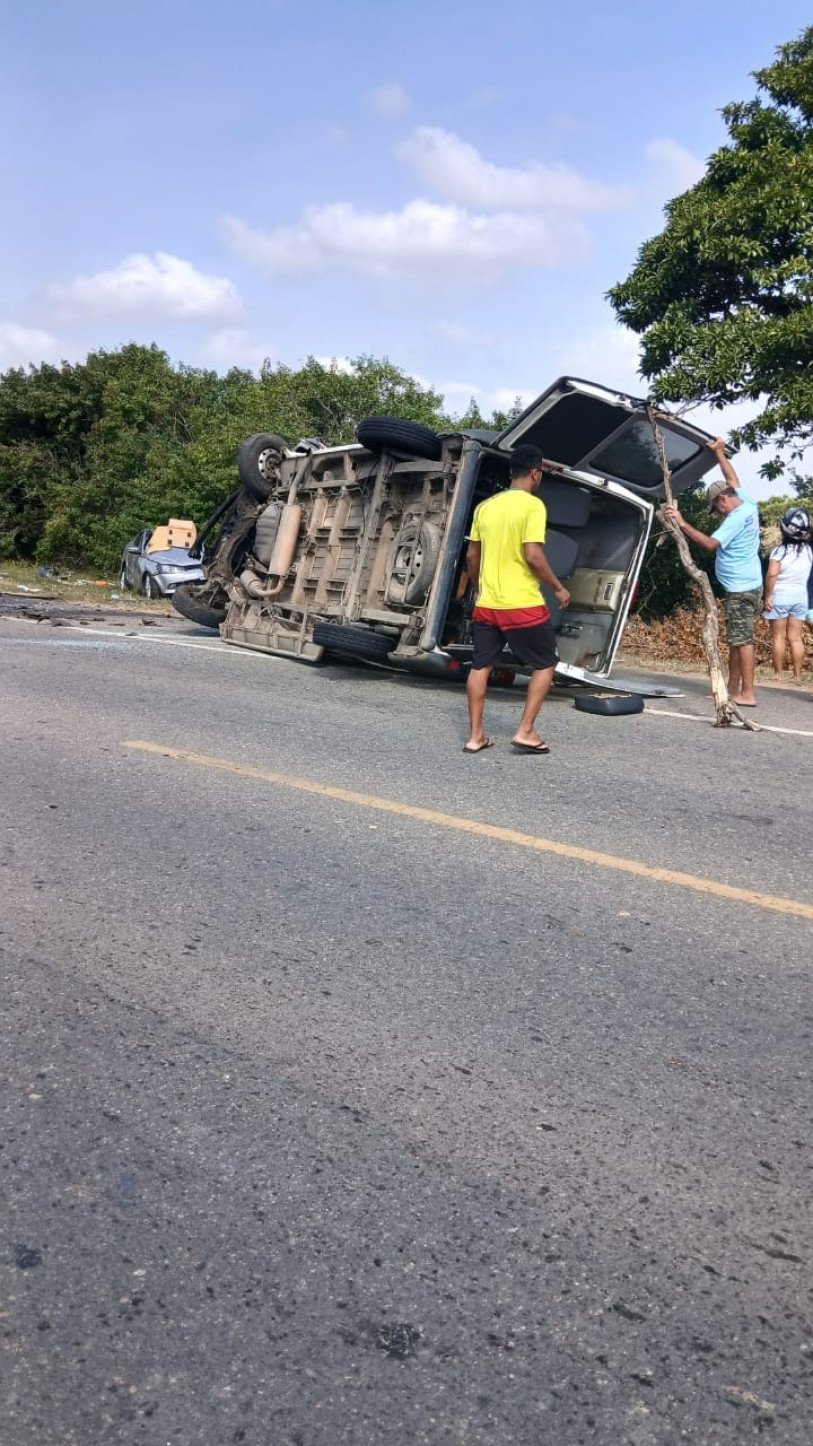 Grave Acidente Na Campos Farol Deixa 1 Morto De 15 Pessoas Feridas