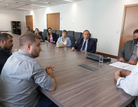 Reunião na Alerj, uma ano depois do primeiro acordo e firmado e da inércia da Uenf. 