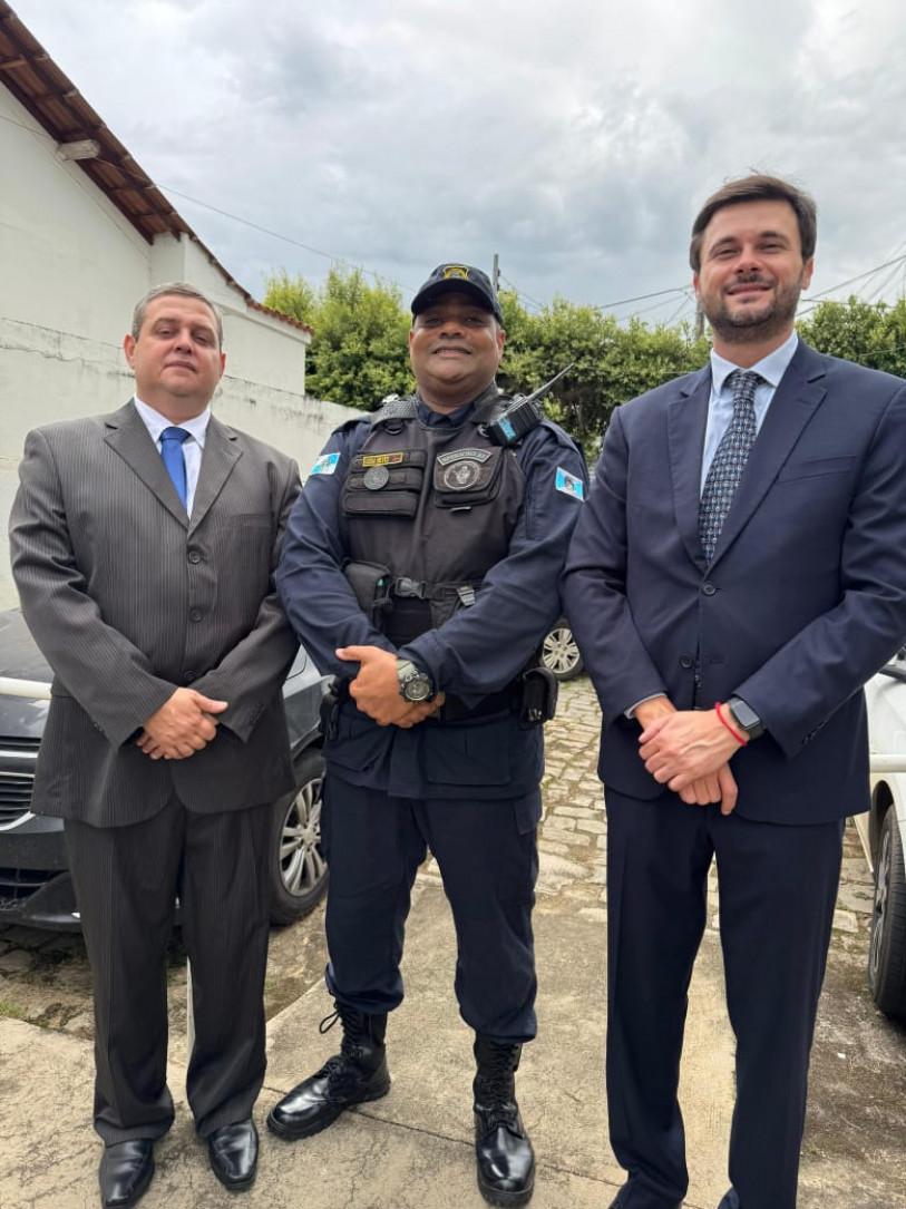 Vice Riandro, comandante José Renato e o prefeito Guilherme